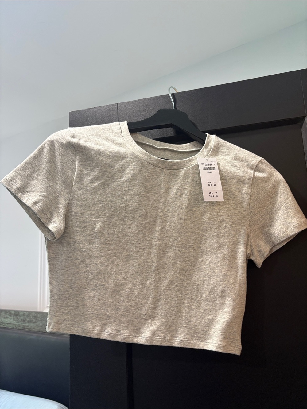 Abercrombie & Fitch Heather Gray Cropped Tee
